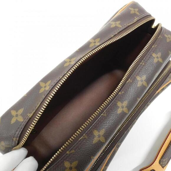 LOUIS VUITTON Brown Monogram Shoulder Bag - Picture 9 of 9